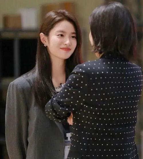 她为了吃瓜进娱乐圈,她毅然踏入娱乐圈